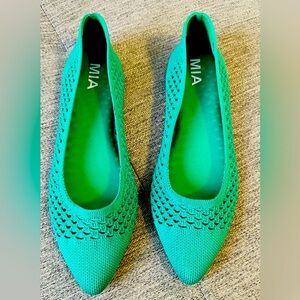 NWOT MIA Lovi Pointed Toe Flats Size 8.5
